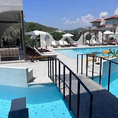 With Private Pools Apartament Oludeniz