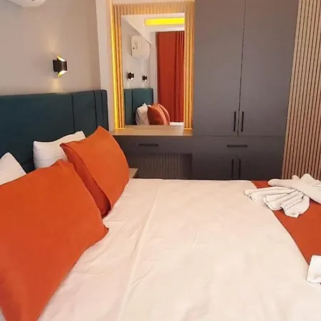 Apartament With Private Pools *