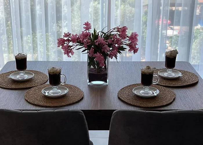 With Private Pools Daire