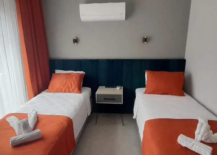 With Private Pools Daire